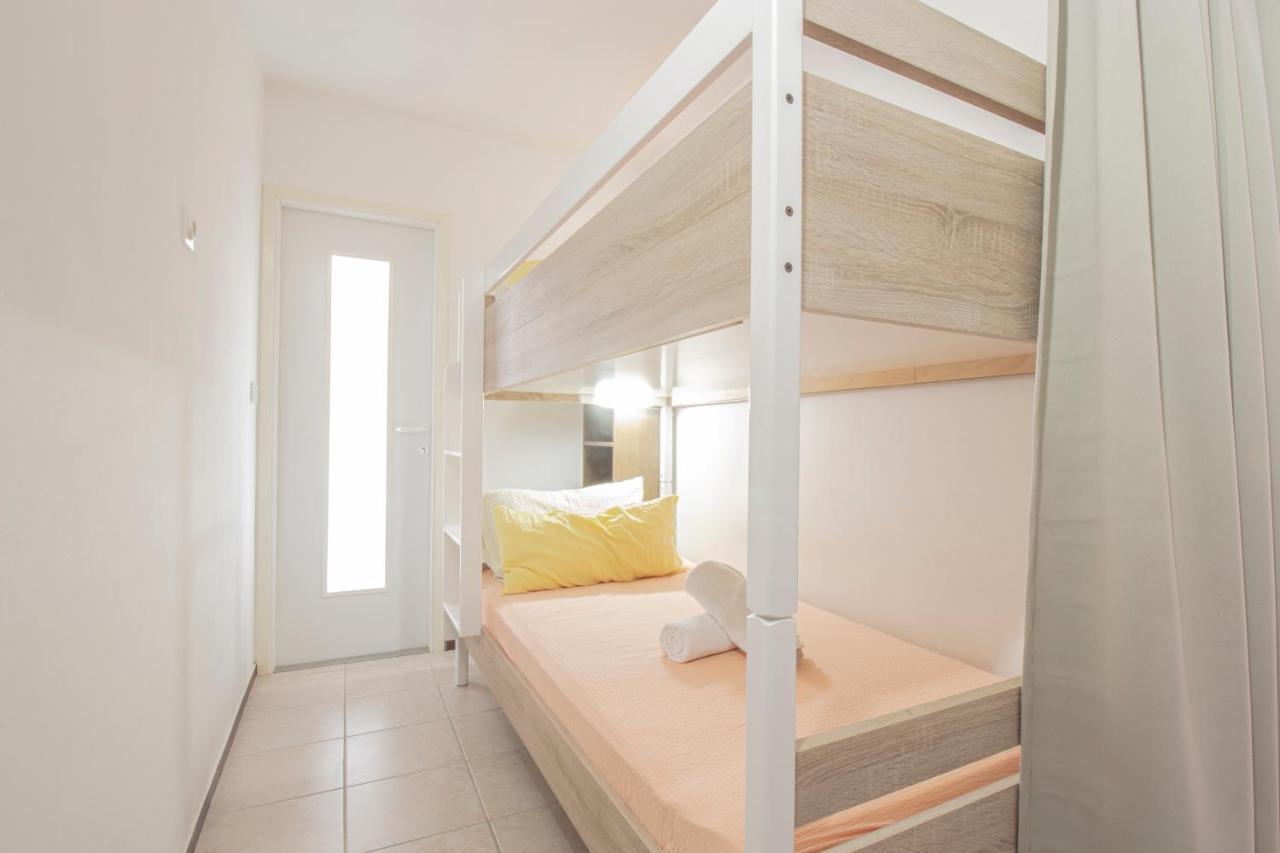 Galapagus Privat Beach & Boat Dock Apartment Metajna Bagian luar foto